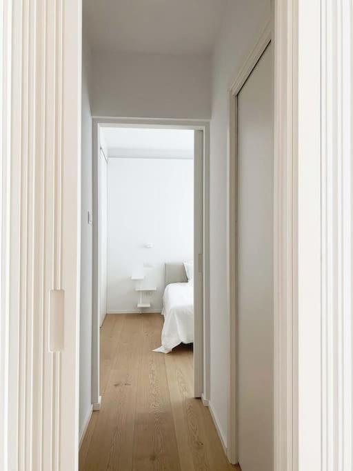 The Window On The Theatre And The Cathedral - Luxury Apartment Côme Esterno foto