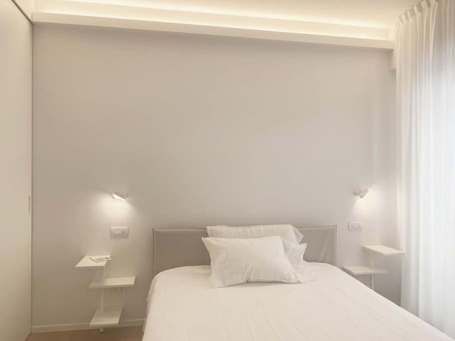 The Window On The Theatre And The Cathedral - Luxury Apartment Côme Esterno foto