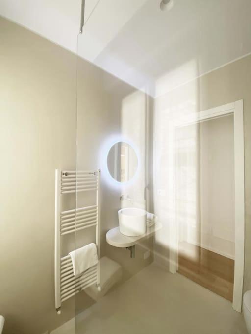 The Window On The Theatre And The Cathedral - Luxury Apartment Côme Esterno foto