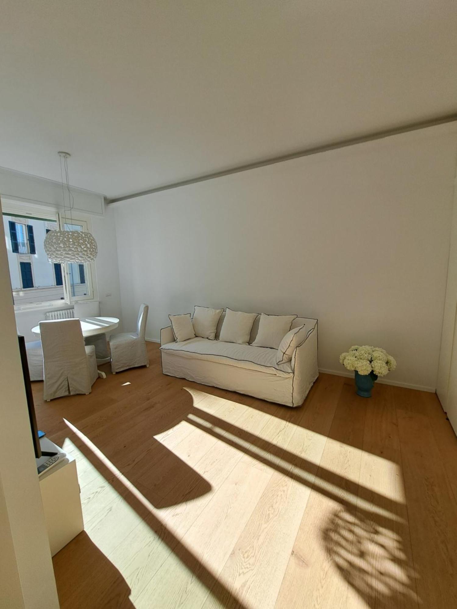 The Window On The Theatre And The Cathedral - Luxury Apartment Côme Esterno foto