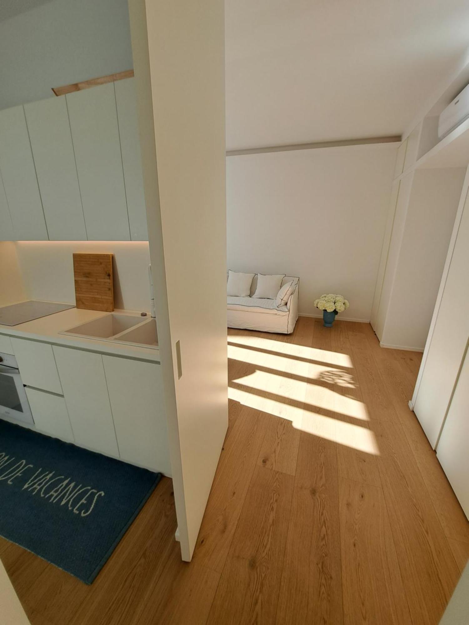 The Window On The Theatre And The Cathedral - Luxury Apartment Côme Esterno foto