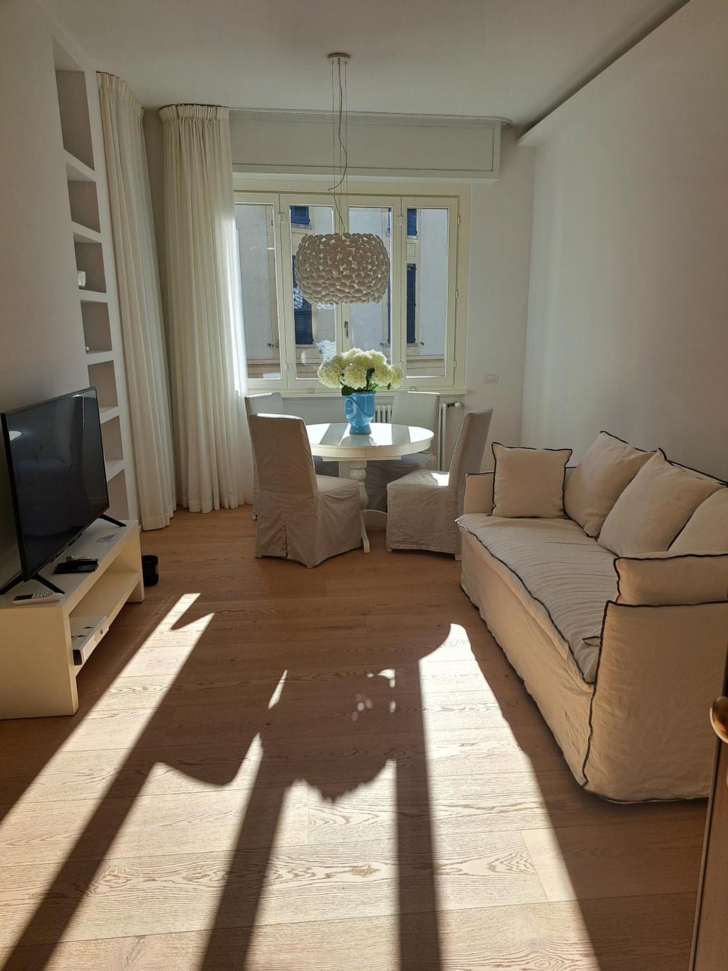 The Window On The Theatre And The Cathedral - Luxury Apartment Côme Esterno foto