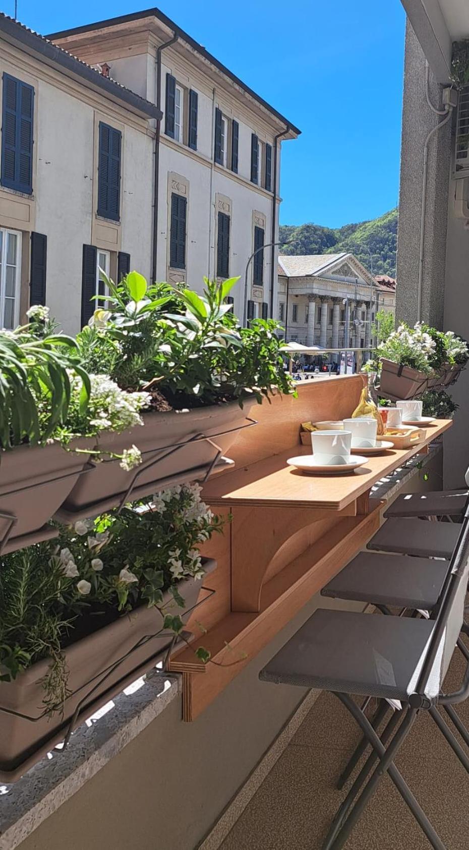 The Window On The Theatre And The Cathedral - Luxury Apartment Côme Esterno foto